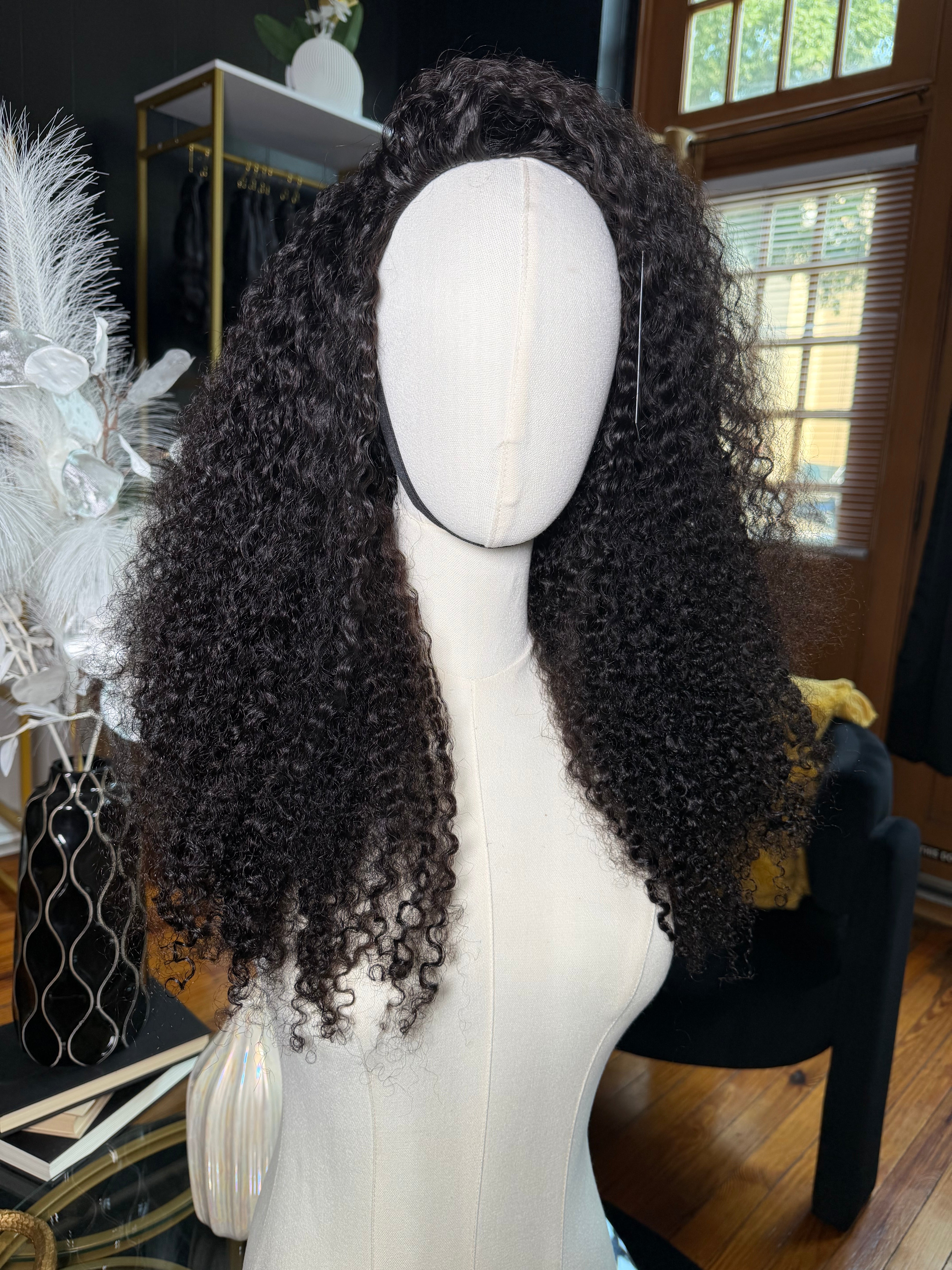 22 inch Royal Kinks half wig 180% density(adjustable straps, drawstring and combs) - Styled By Zahna